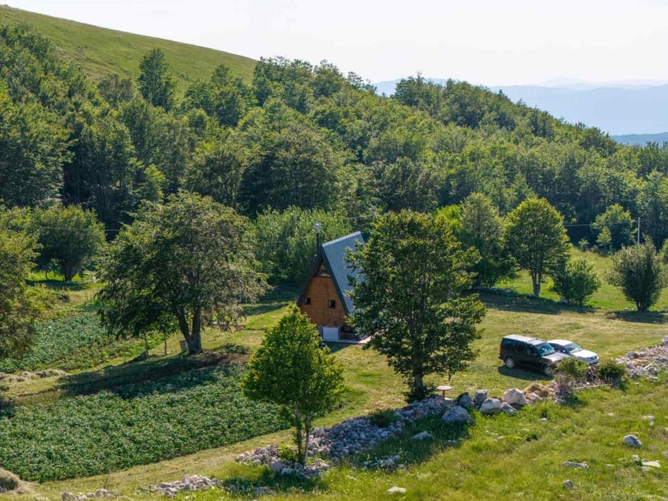 Bukovik Mountain Chalet - Brvnara Bukovik Chalet in Montenegro