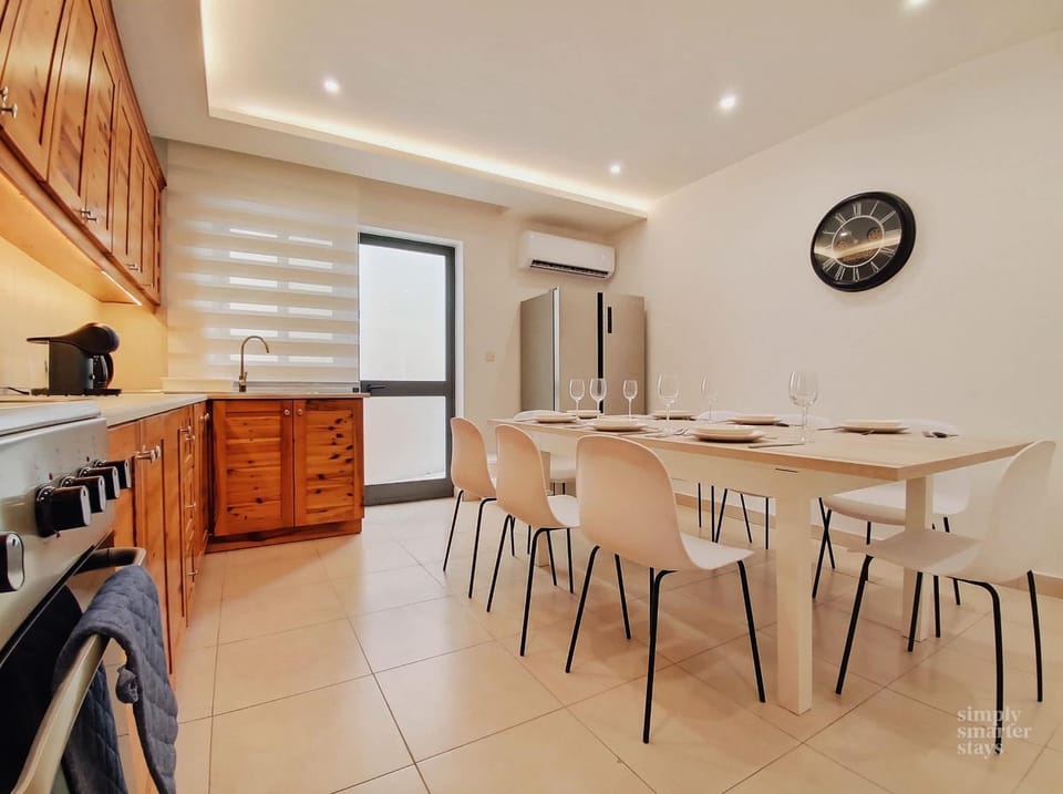 3BR Duplex with Rooftop BBQ in North of Malta Apartment in Malta