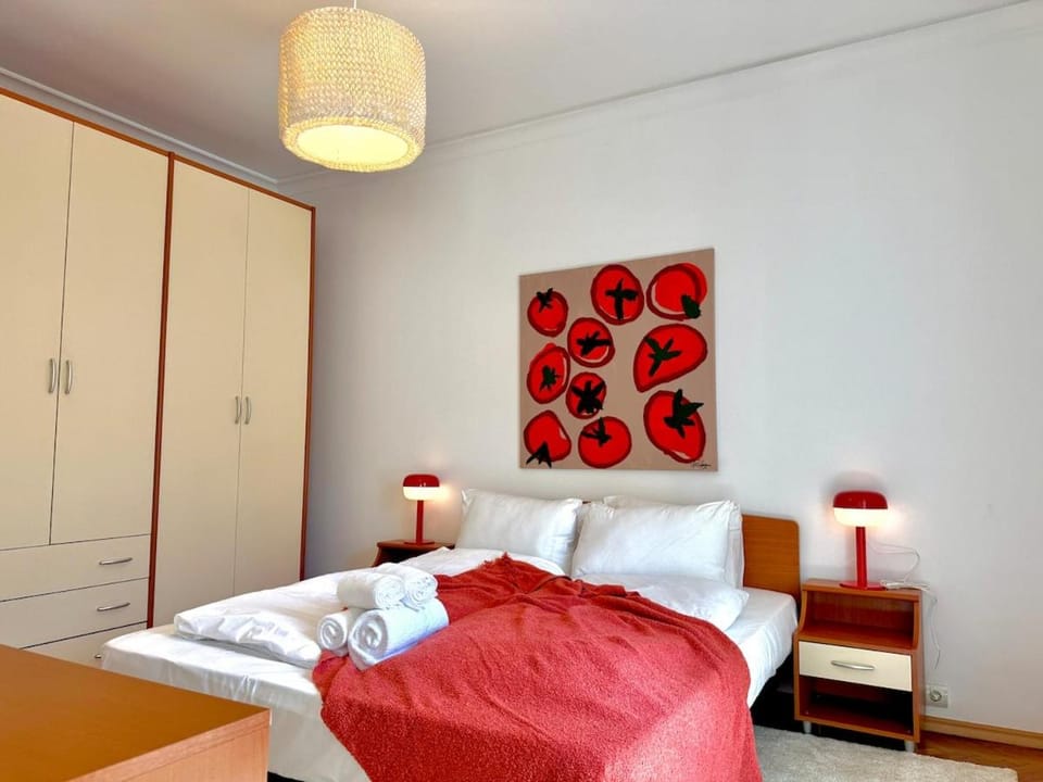 Cosher - Designer 1BR - Art-Filled Sofia Retreat Apartment in Sofia