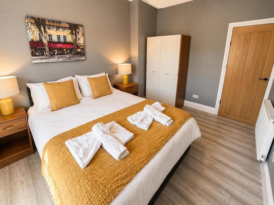 2 Bed House, Sleeps 5, Ideal for Contractors, St Helens, Long Term Stays Weekly & Monthly Offers House in St Helens