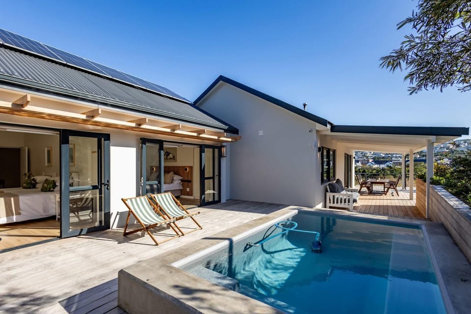 Fynbos-on-Sea - Luxe 4BD Villa 150m to Solar Beach Villa in Plettenberg Bay