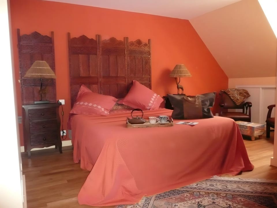 Property building, Living room, Bedroom