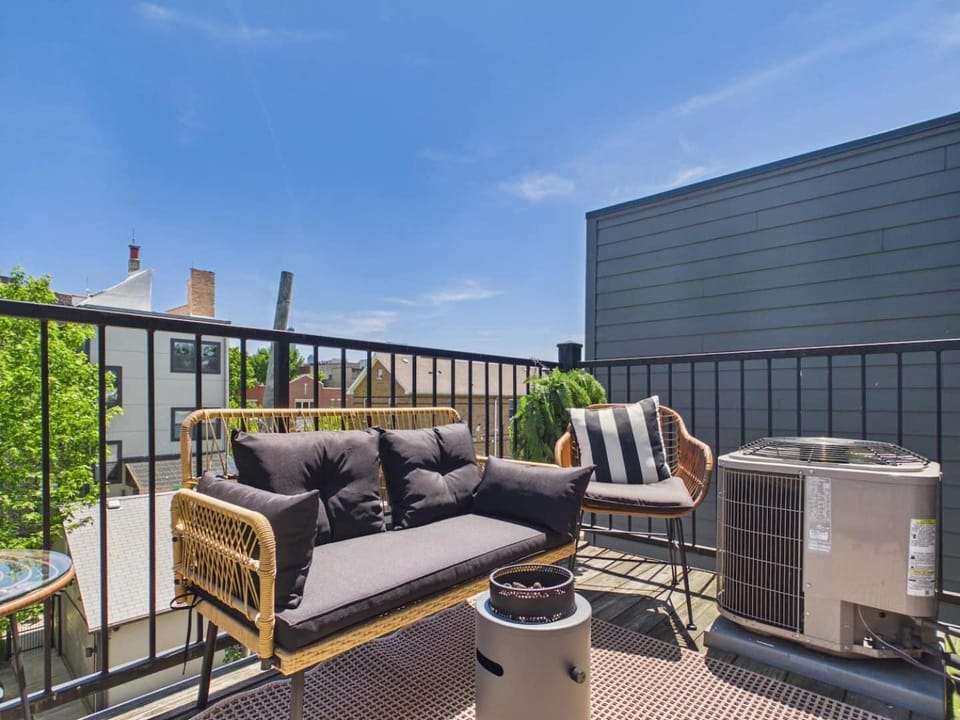 Boho City Escape Parking Balcony Apartment in Chicago