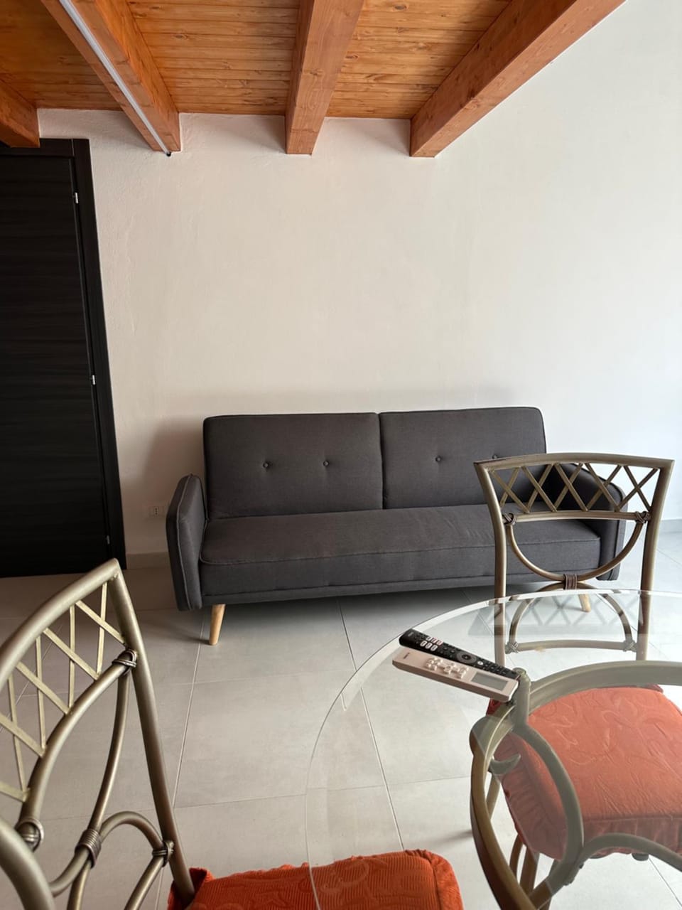 Urban Loft Apartment in Campofelice di Roccella