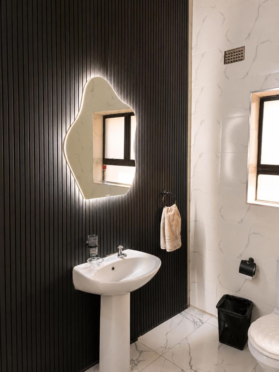Shower, Toilet, Bathroom, towels