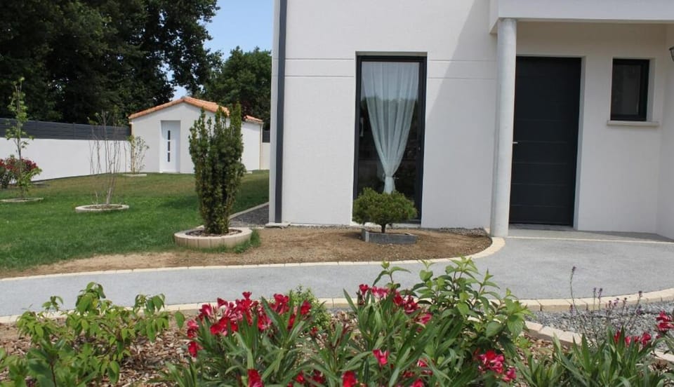 Property building, Garden, Garden view