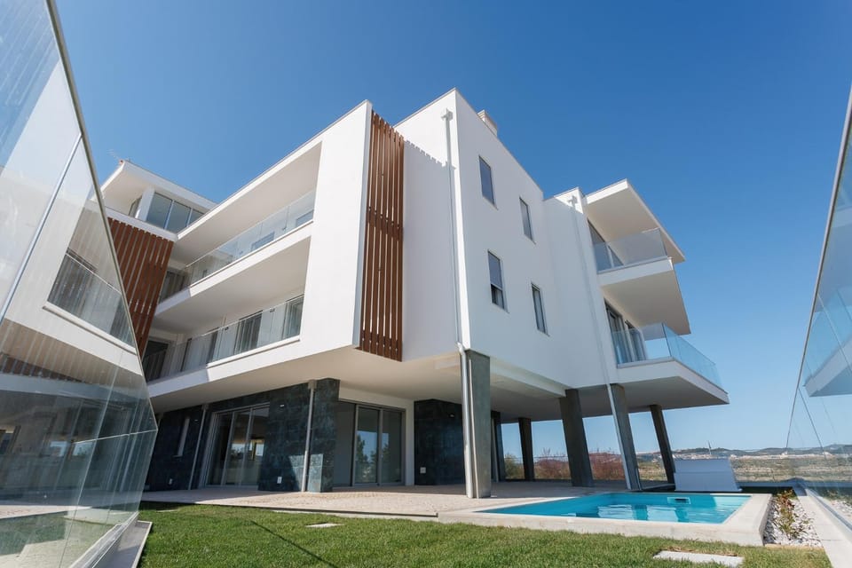 Property building, Facade/entrance, Off site