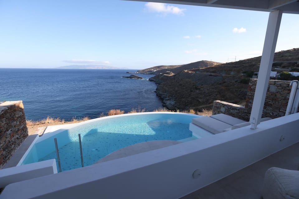 Three Drops Villa in Kea-Kythnos