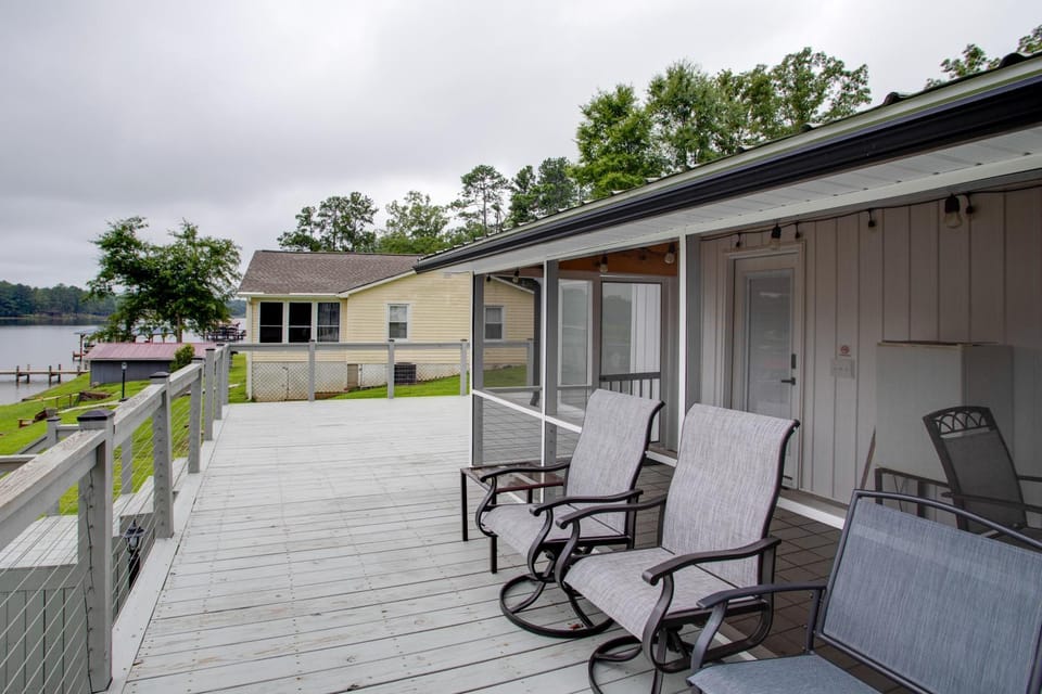 Boater’s Retreat on Lake Greenwood! 1 Mi to Marina House in Lake Greenwood