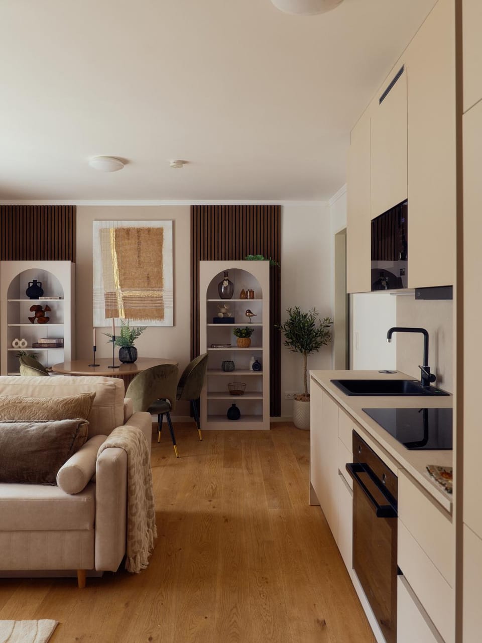 Living room, Dining area, kitchen