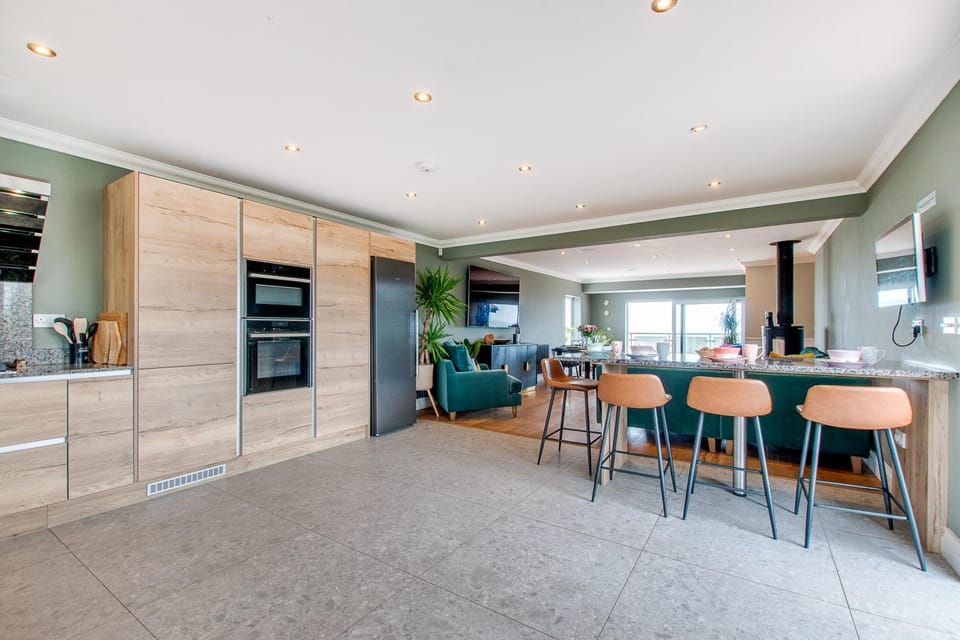 Botany Bay Beach House - Sleeps 10 House in Broadstairs