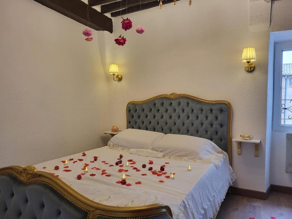 Royal Night & Private Sauna, Lorgues Historic Center Apartment in Lorgues