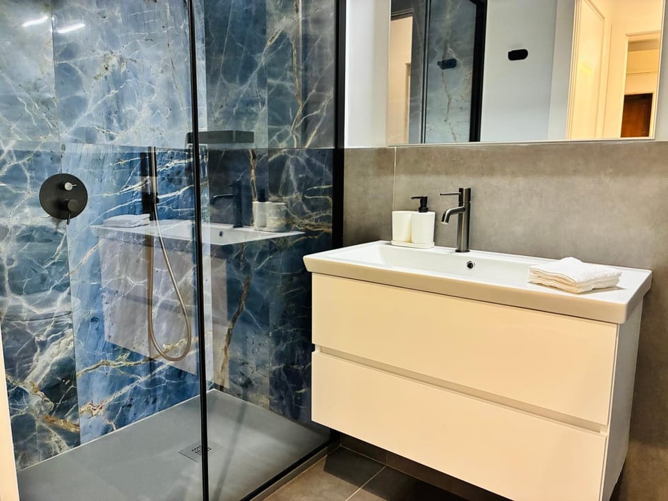 Shower, Bathroom