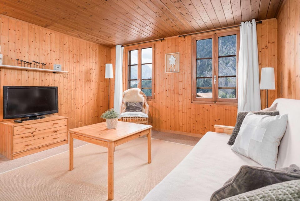 Mountain View Chalet near Lauterbrunnen and Parking Chalet in Lauterbrunnen