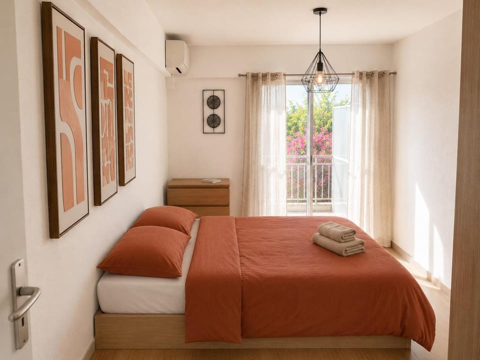 Bed, Bedroom, internet, towels, air conditioner