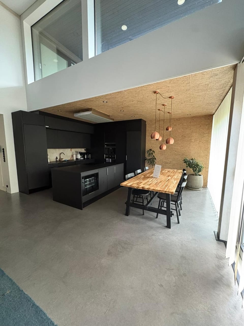 Modern Family Home, 15 Min to Helsinki Center and 10 Min to Airport Villa in Helsinki
