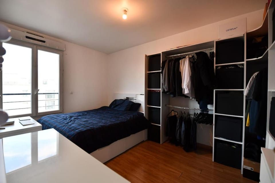 Elegant Apartment with Balcony Near Paris & TGV Apartment in Île-de-France
