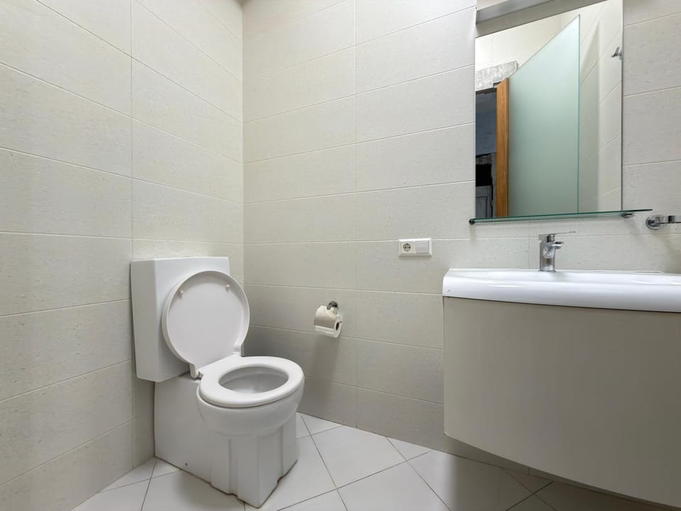 Toilet, Bathroom
