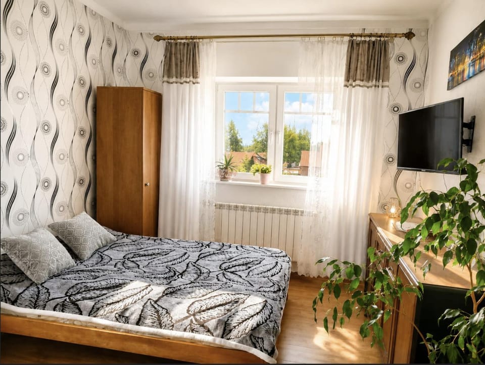 TV and multimedia, Photo of the whole room, Bedroom
