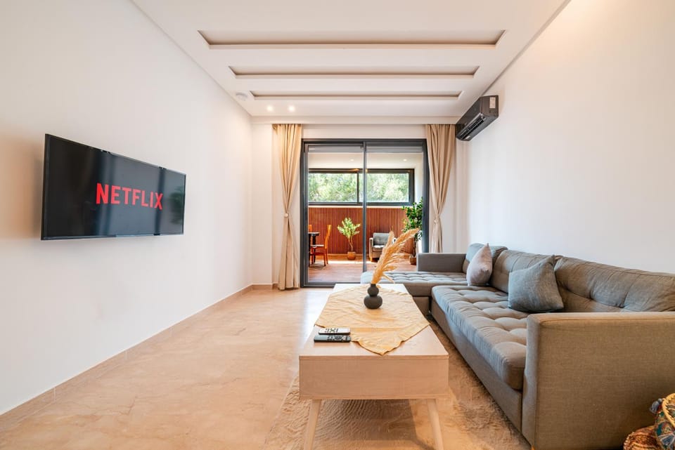 Communal lounge/ TV room, TV and multimedia, Living room, Seating area, Evening entertainment