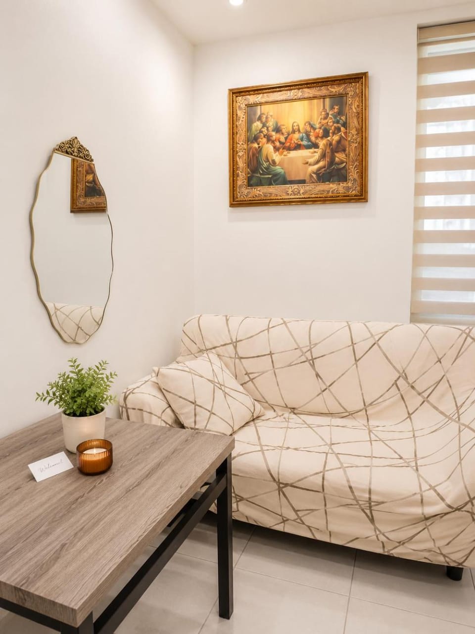 Fernly Turf at EDSA Ortigas CBD Private Condo - AMA Tower Residences WiFi, Pool & Gym Apartment hotel in Mandaluyong