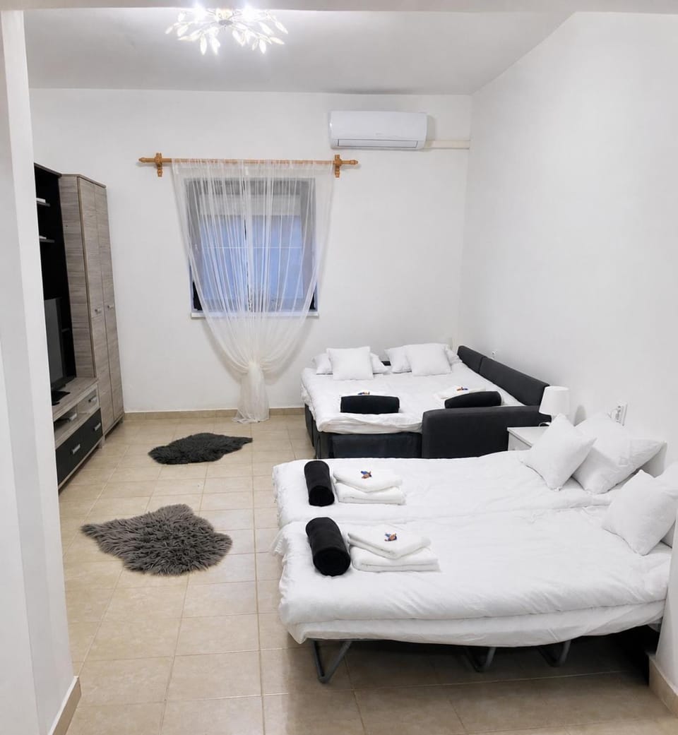 TV and multimedia, Living room, Bedroom, air conditioner