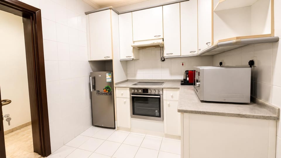 WAY Hangout 75TV Movie Nights Fast Wifi Apartment in Jeddah