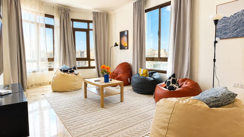 WAY Hangout 75TV Movie Nights Fast Wifi Apartment in Jeddah