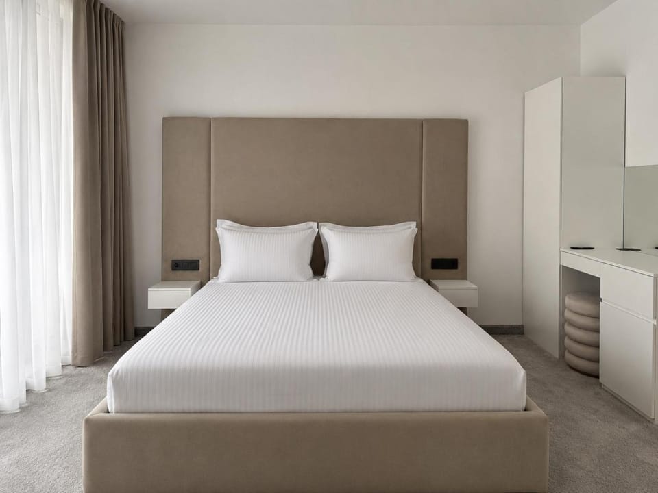Bed, Photo of the whole room, Bedroom, wardrobe