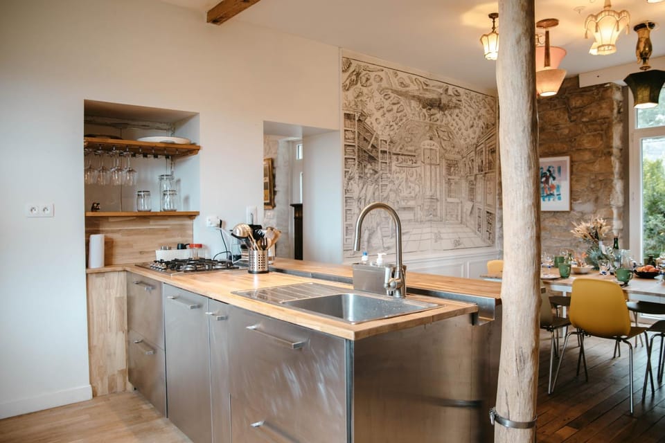 Kitchen or kitchenette, Living room