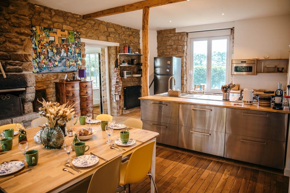 Property building, Kitchen or kitchenette, Living room