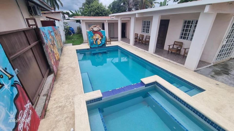 Hot Tub, Swimming pool