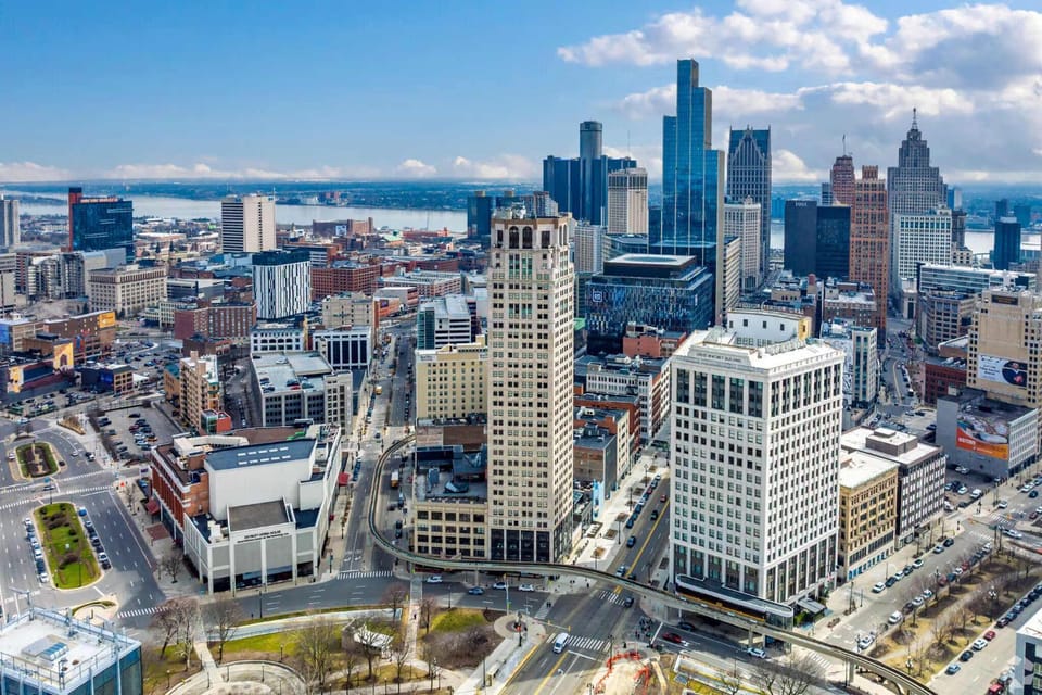 2 BR Iconic Detroit High-Rise Loft Apartment in Windsor