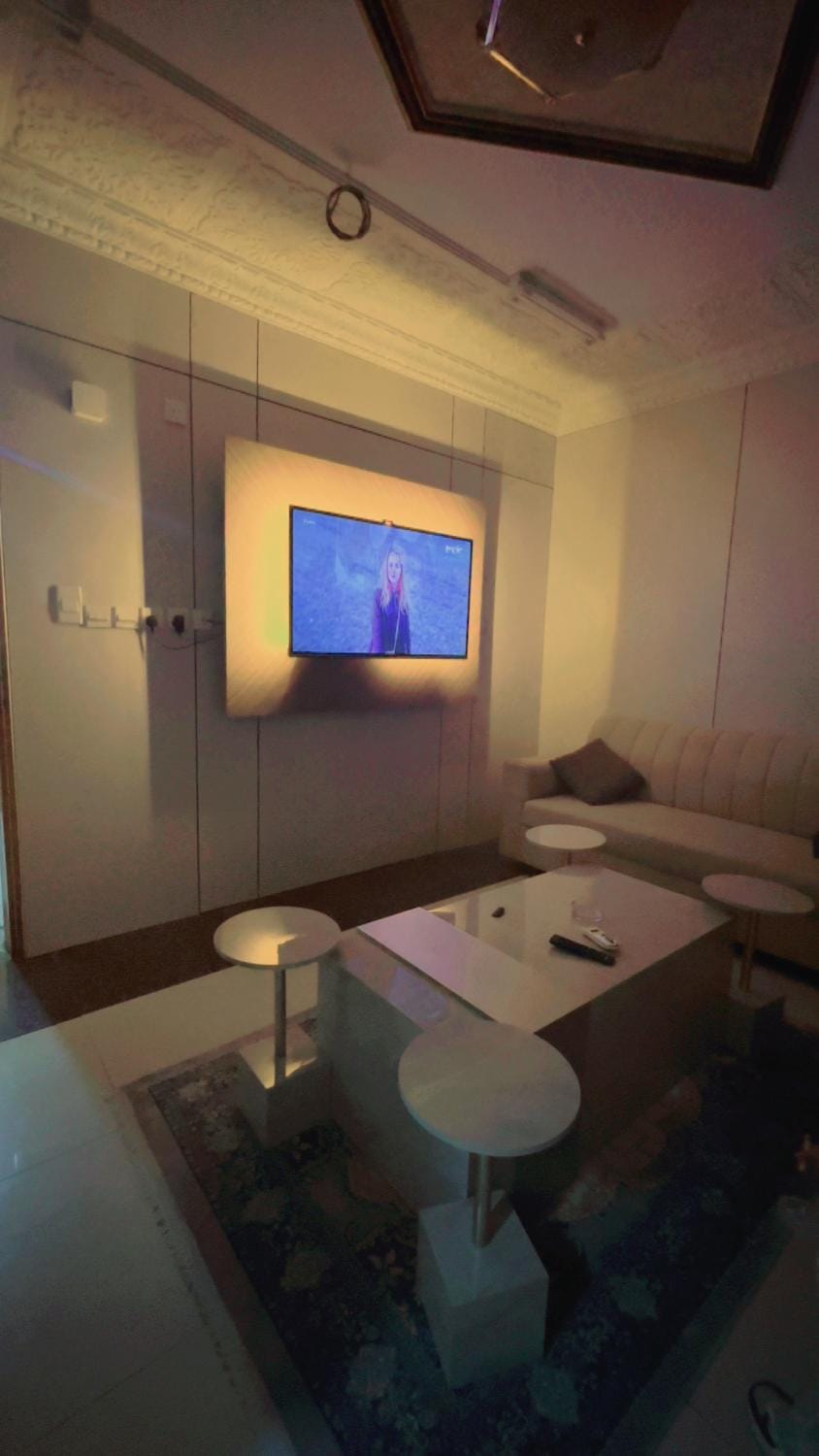 TV and multimedia, Living room, Seating area