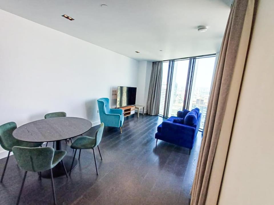 Luxury 2BR Balcony Apartment in Canary Wharf Apartment in London