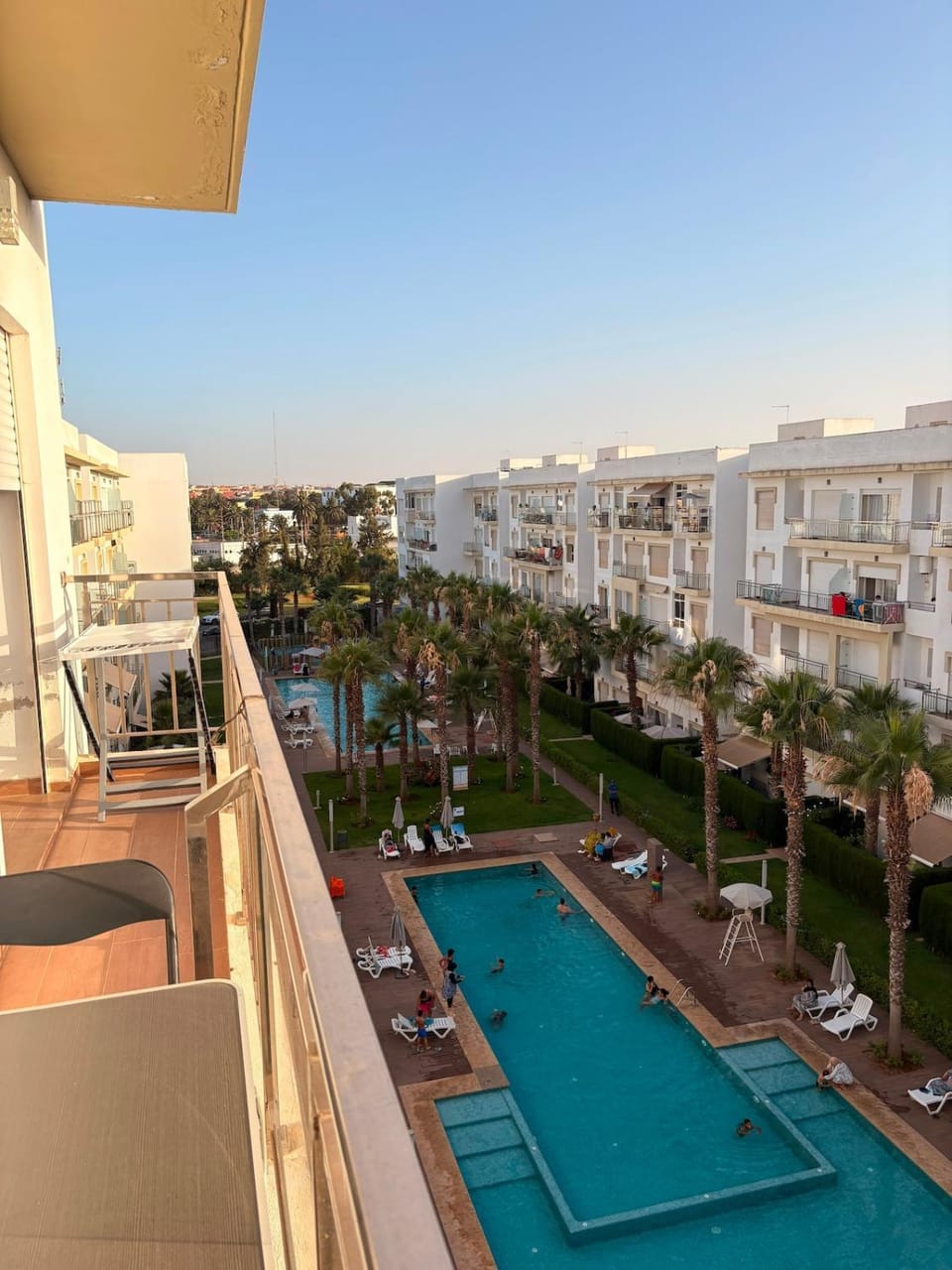 Bright and modern flat, with Pool & Free Parking Apartment in Bouznika