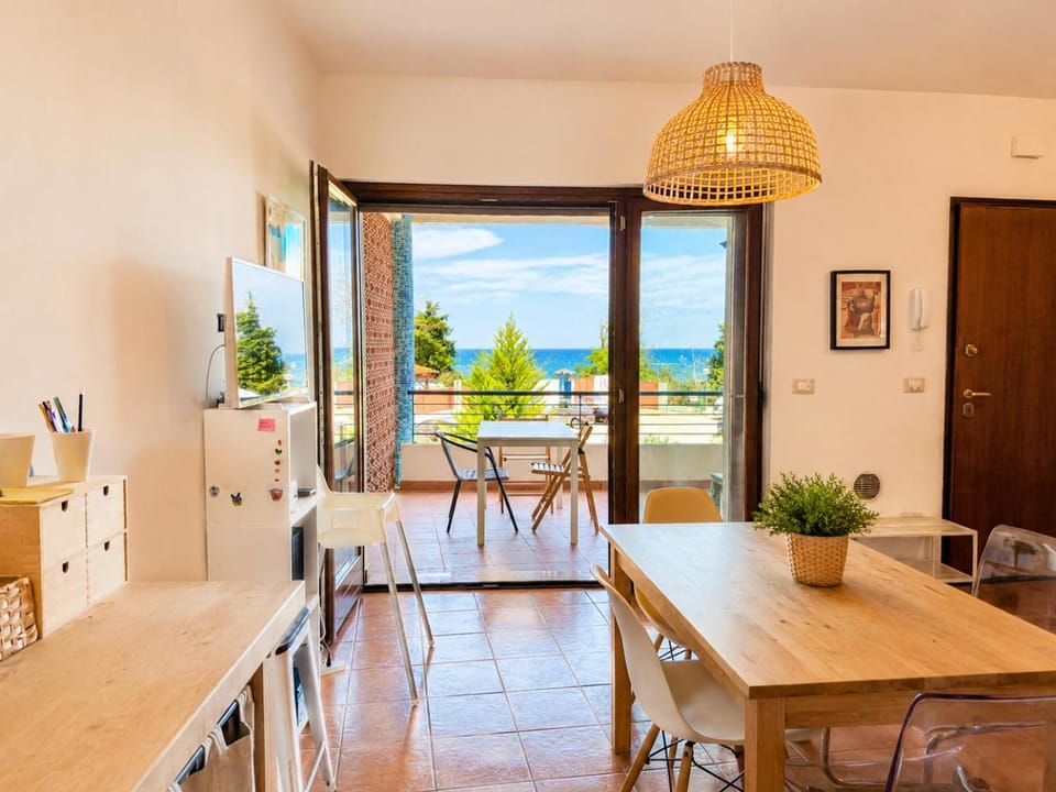 Appartamento con terrazza vista mare e posto auto - 4 posti Apartment in Abruzzo