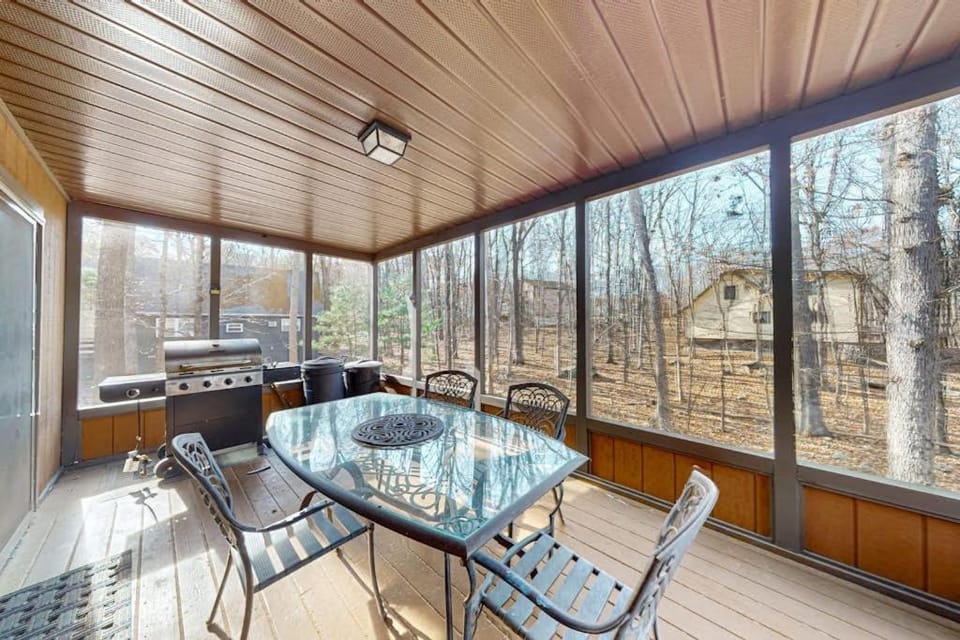 3BR Spacious Dog-Friendly House House in Stroud Township