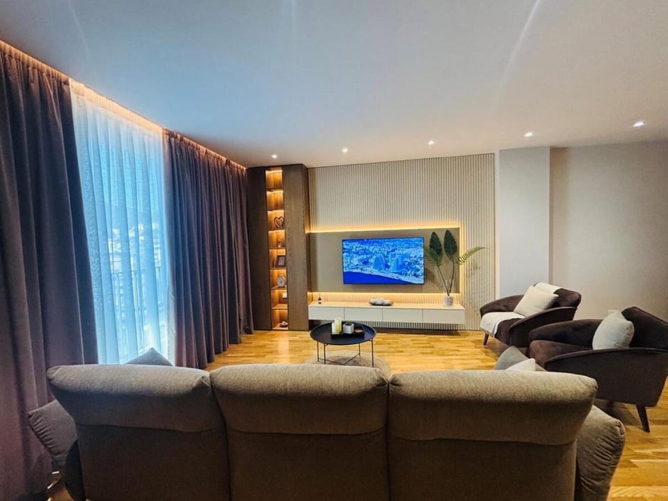 Modern Apt Lake View Residences Free Parking Apartment in Tirana