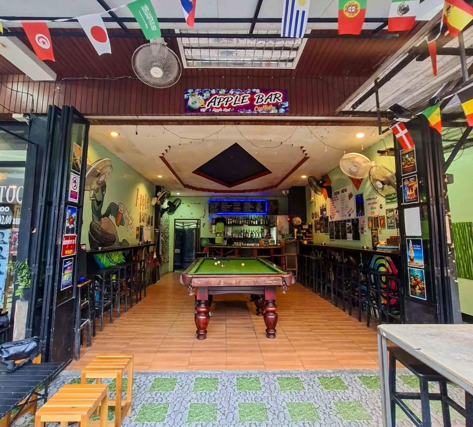 Billiard, Lounge or bar