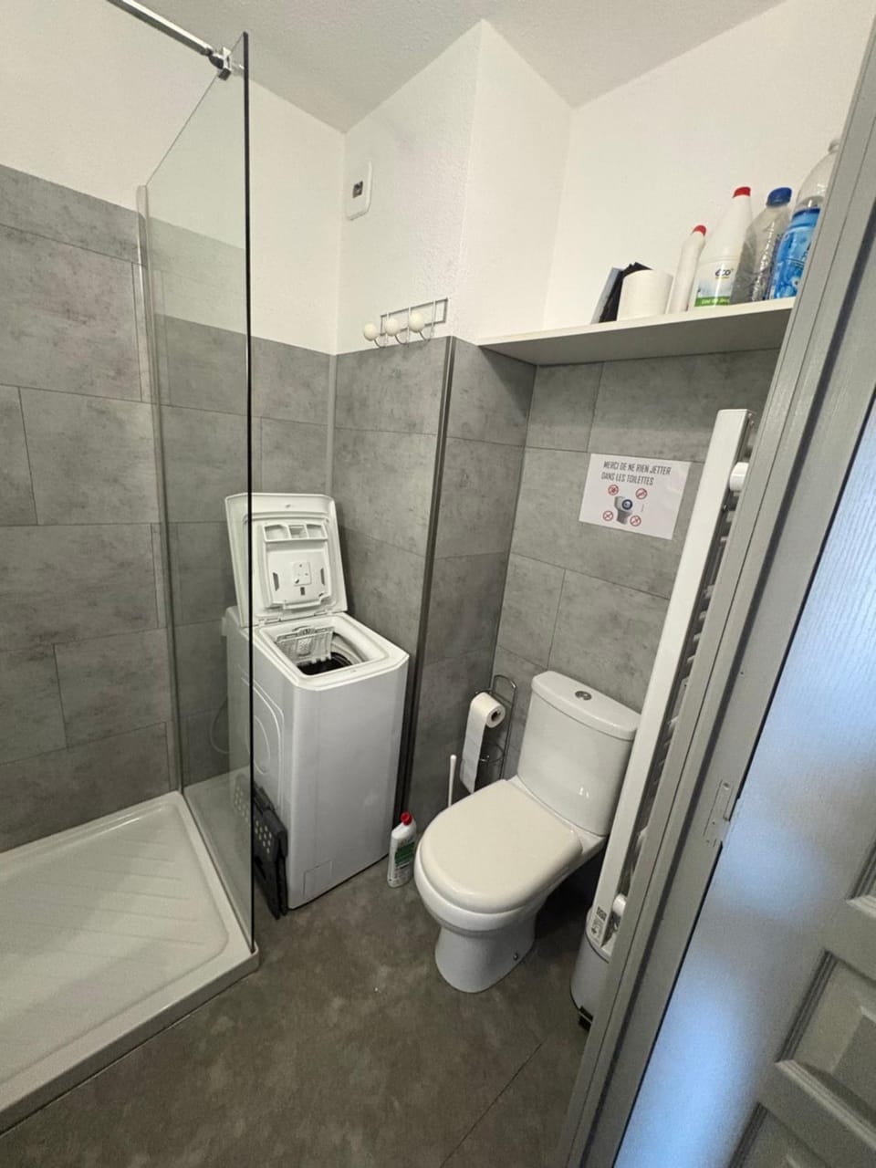 Shower, Toilet, Bathroom, washing machine