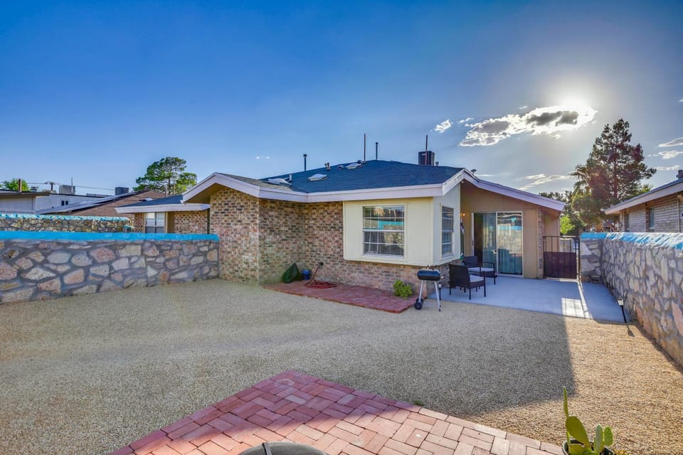 Shop, Dine & Explore: El Paso Escape w/ Patio House in Ciudad Juarez