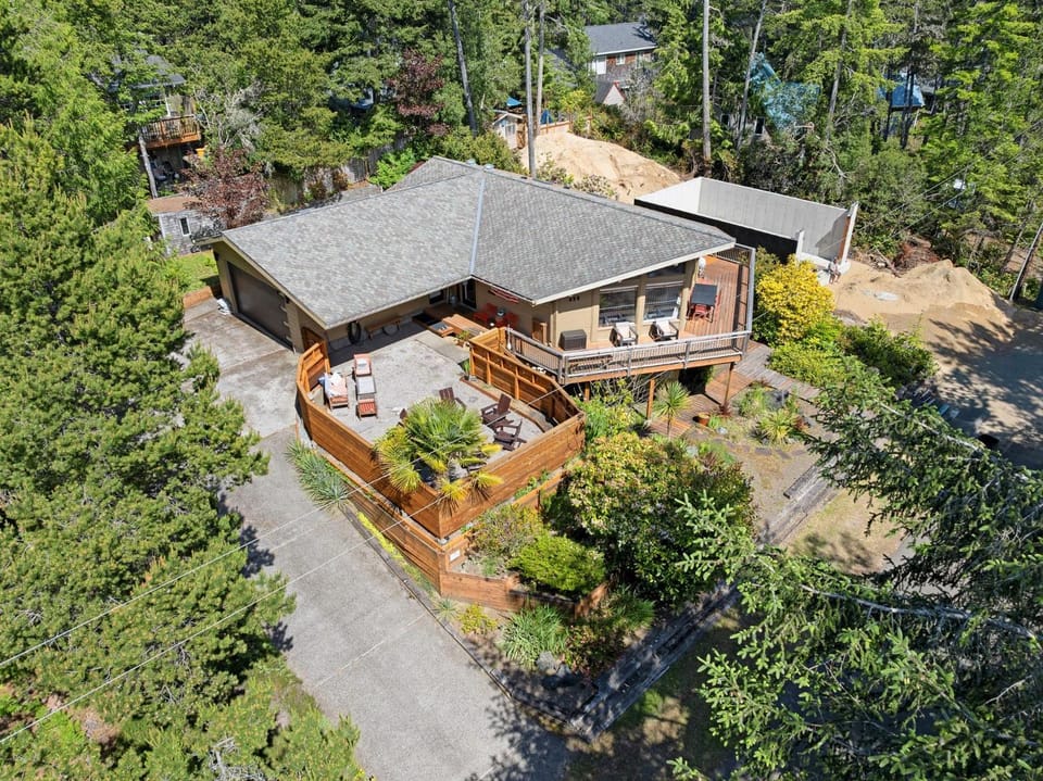 The Story of the Coast MCA#50601 House in Manzanita