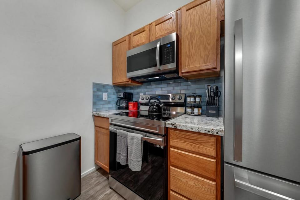 Pool and Hot Tub- River Walk, 2 BR 2 BA Apartment in Catalina Foothills