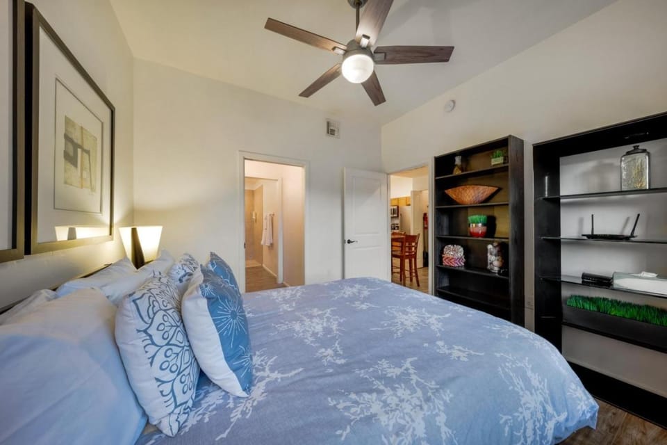 Pool and Hot Tub- River Walk, 2 BR 2 BA Apartment in Catalina Foothills