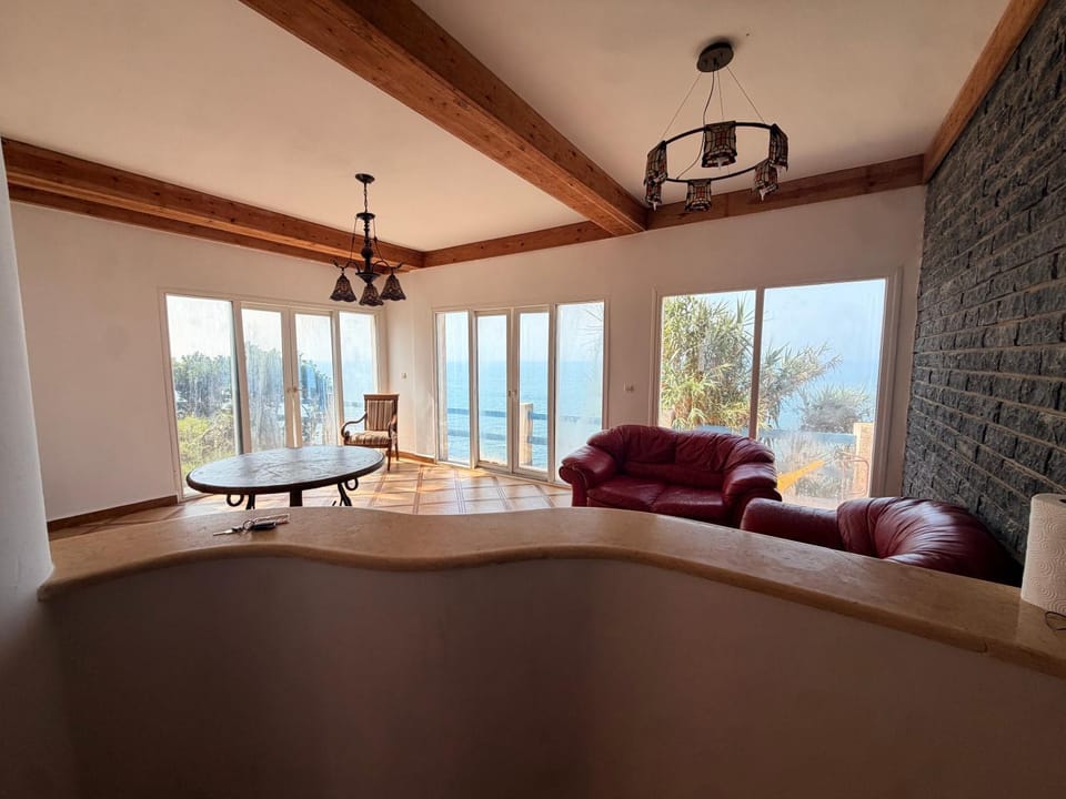 Villa vue mer et accès plage privée El Marsa Villa in Algiers [El Djazaïr]