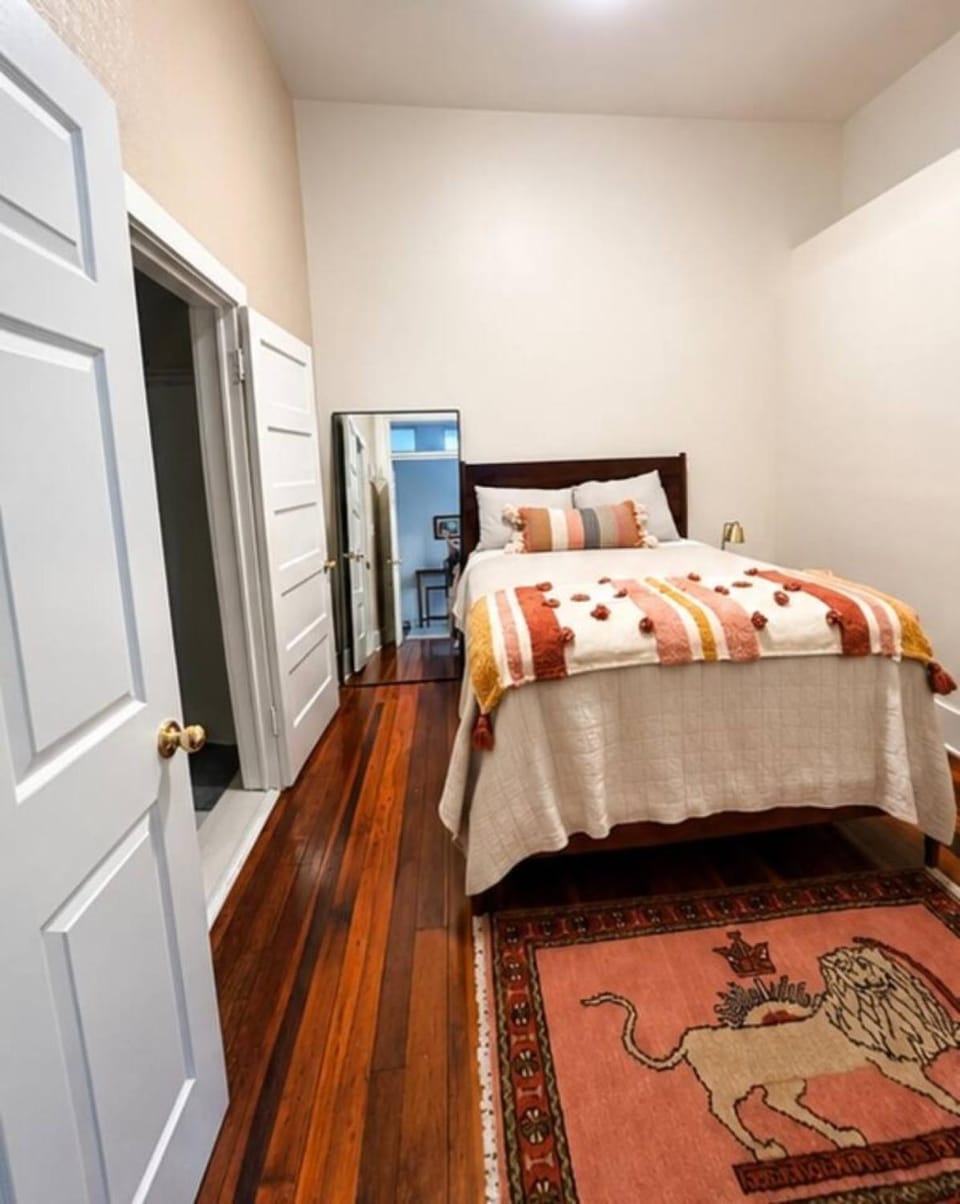 Main Street Stay Apartment in Georgetown