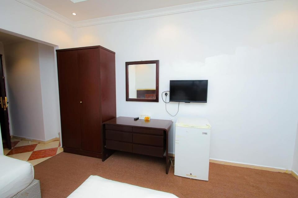 TV and multimedia, Bedroom, wardrobe