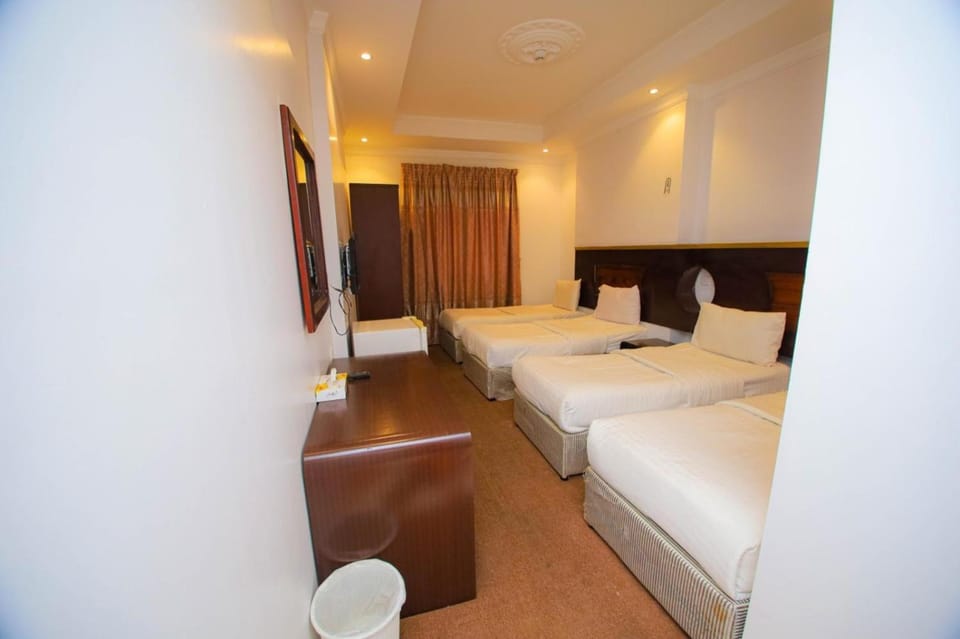 Bed, Photo of the whole room, Seating area, Bedroom