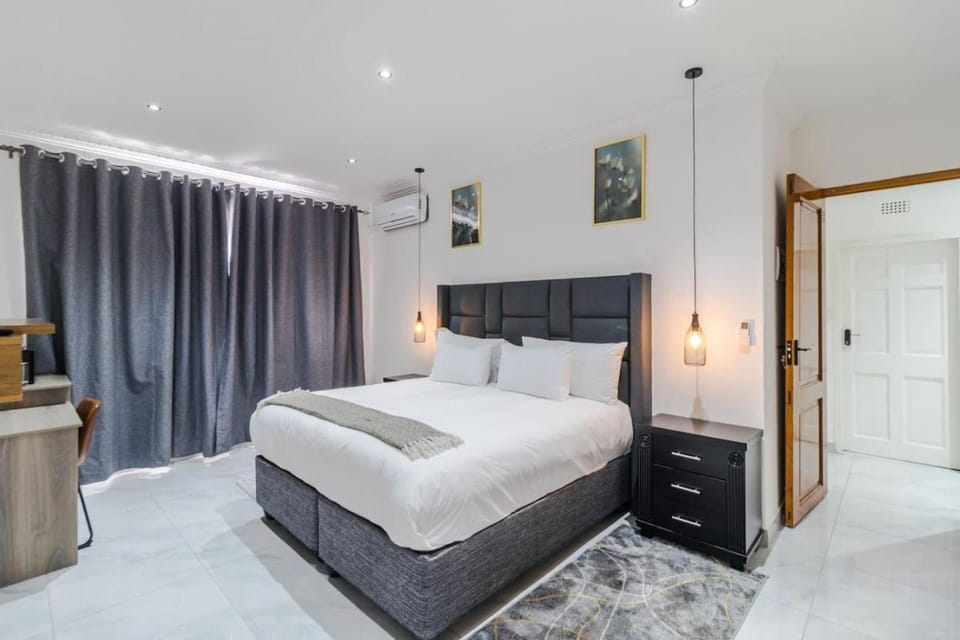 Boutique Hotel-Style Room In Ferndale-D4 House in Sandton